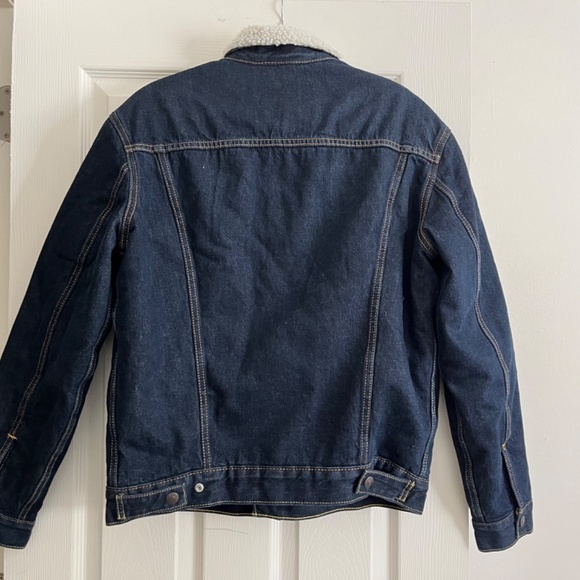Levi's Sherpa Trucker Style Denim Jacket Dark Wash (New) - Picture 3 of 5